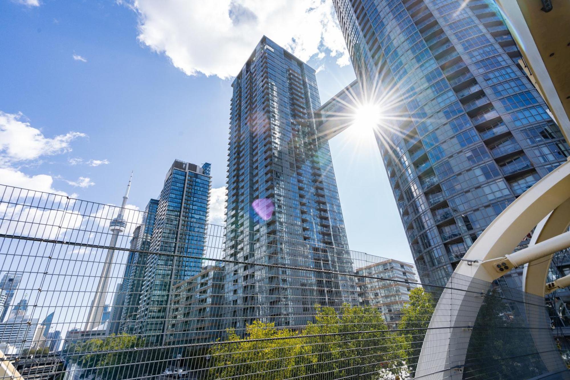 Exquisite Condos By Cn Tower With Parking Торонто Екстер'єр фото