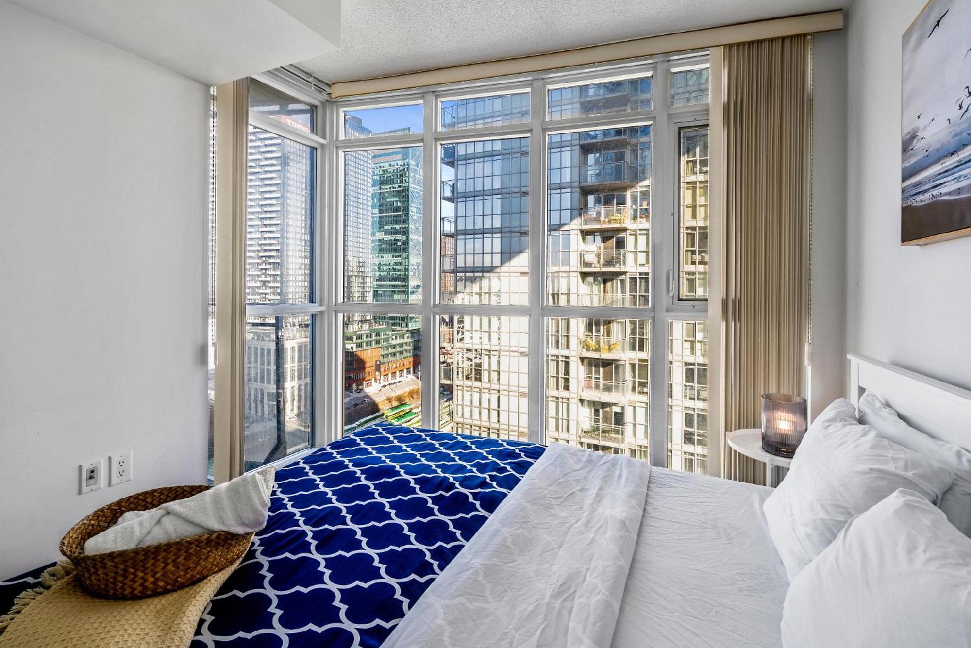 Exquisite Condos By Cn Tower With Parking Торонто Екстер'єр фото