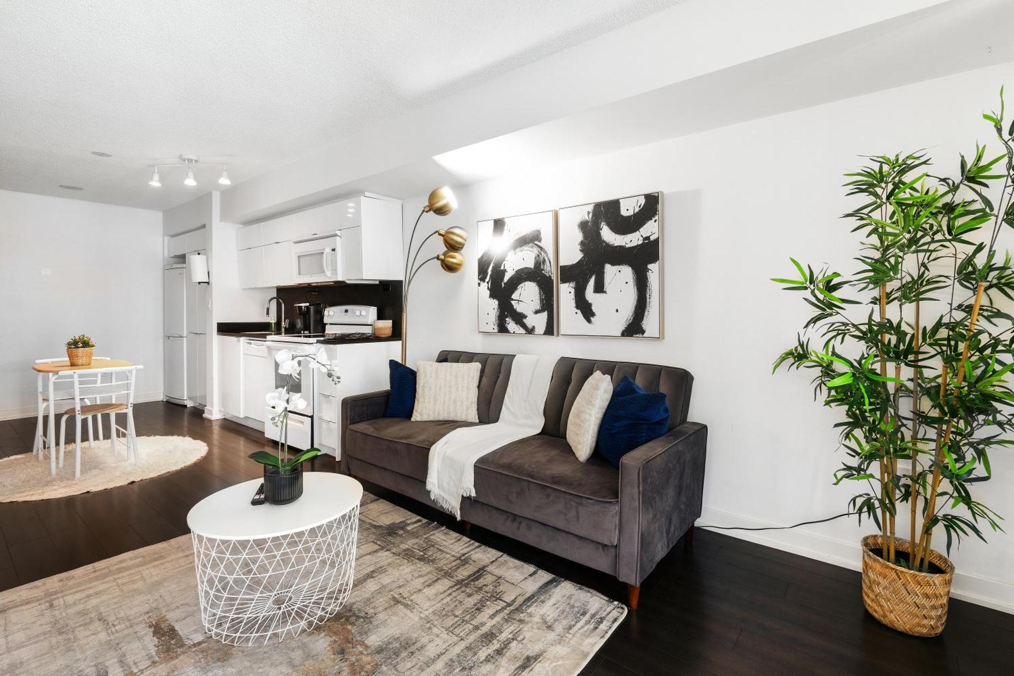 Exquisite Condos By Cn Tower With Parking Торонто Екстер'єр фото